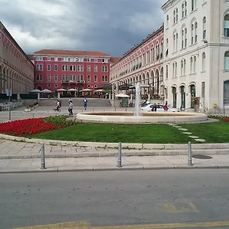 Karmen's One * 스플리트