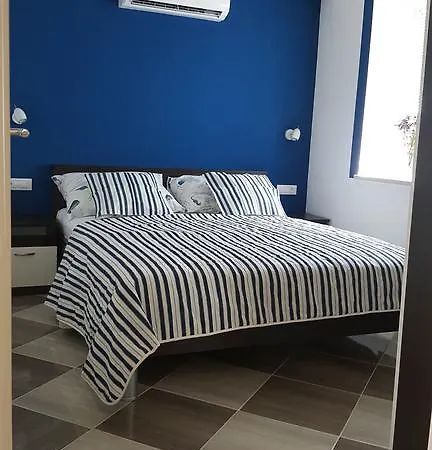 Karmen's One Apartment
