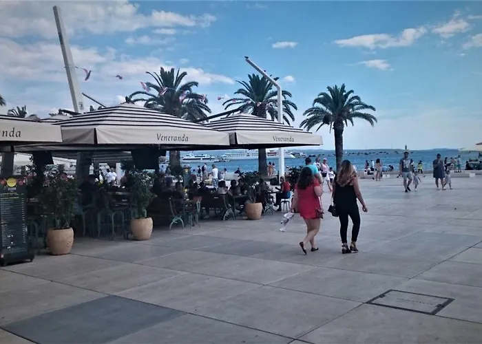 Karmen's One Σπλιτ