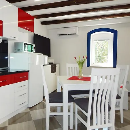 Apartman Karmen's One