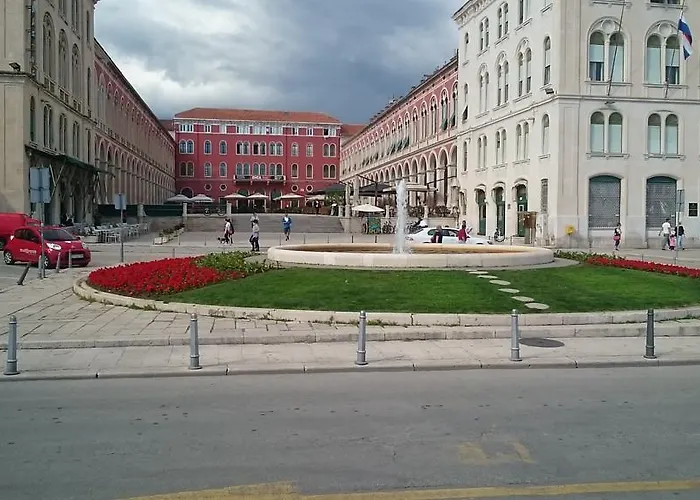 Karmen's One * Split