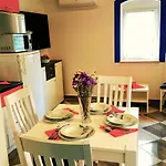 Karmen's One Appartement *